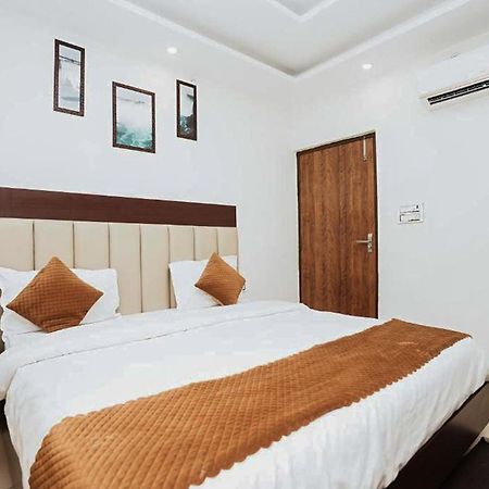 Hotel The 7 Seas Rishikesh Exterior photo