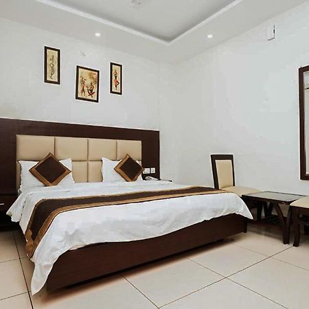 Hotel The 7 Seas Rishikesh Exterior photo