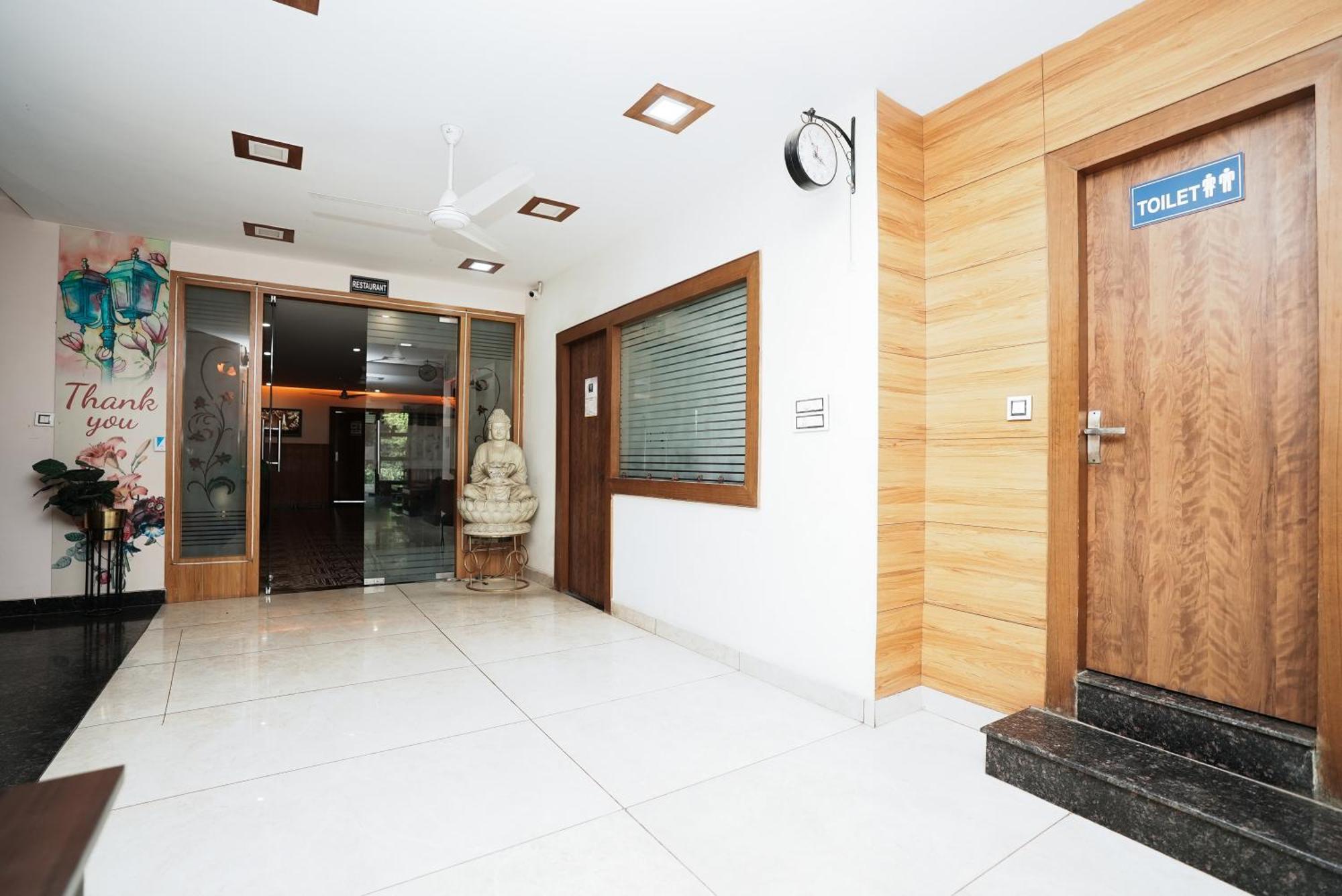 Hotel The 7 Seas Rishikesh Exterior photo