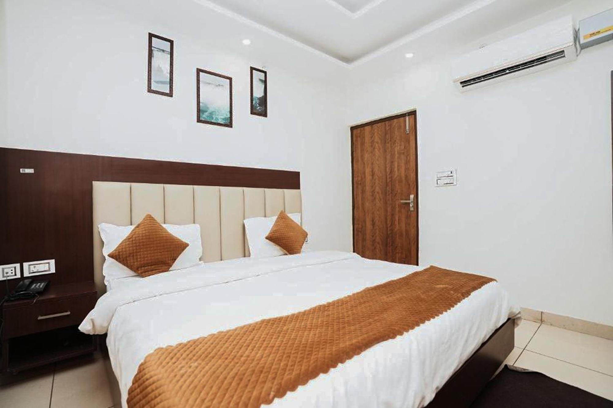 Hotel The 7 Seas Rishikesh Exterior photo