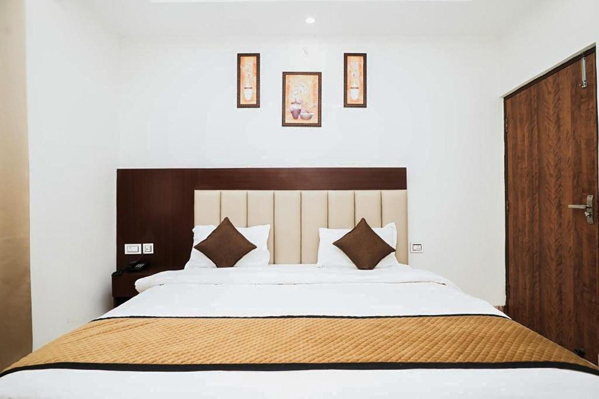 Hotel The 7 Seas Rishikesh Exterior photo