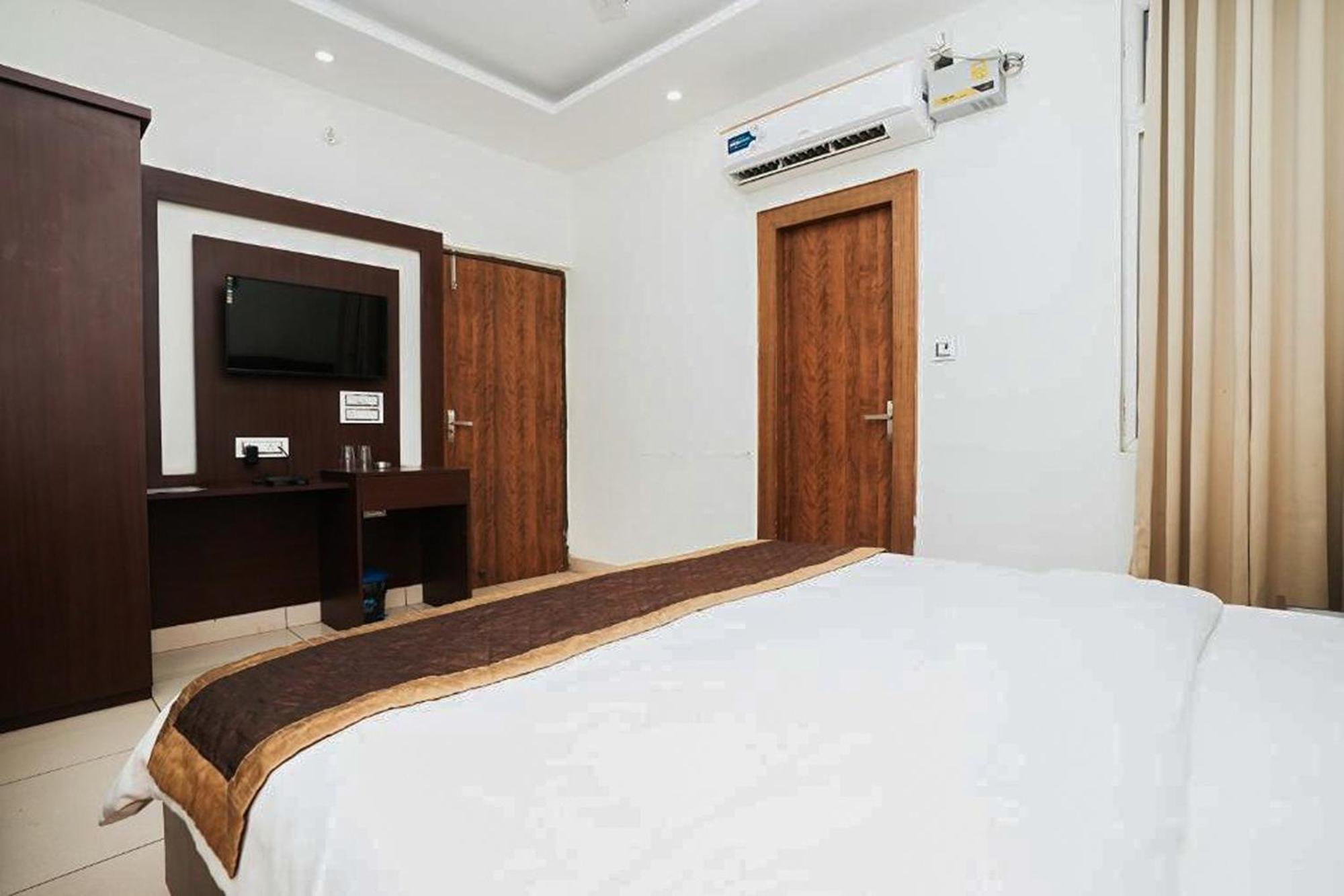Hotel The 7 Seas Rishikesh Exterior photo