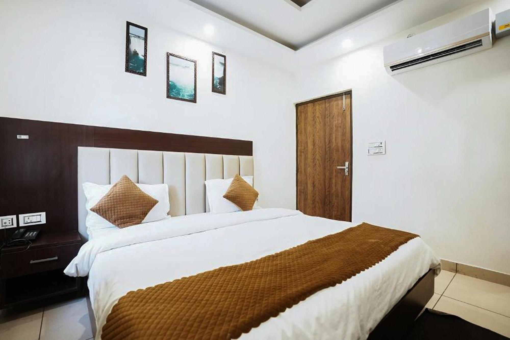 Hotel The 7 Seas Rishikesh Exterior photo