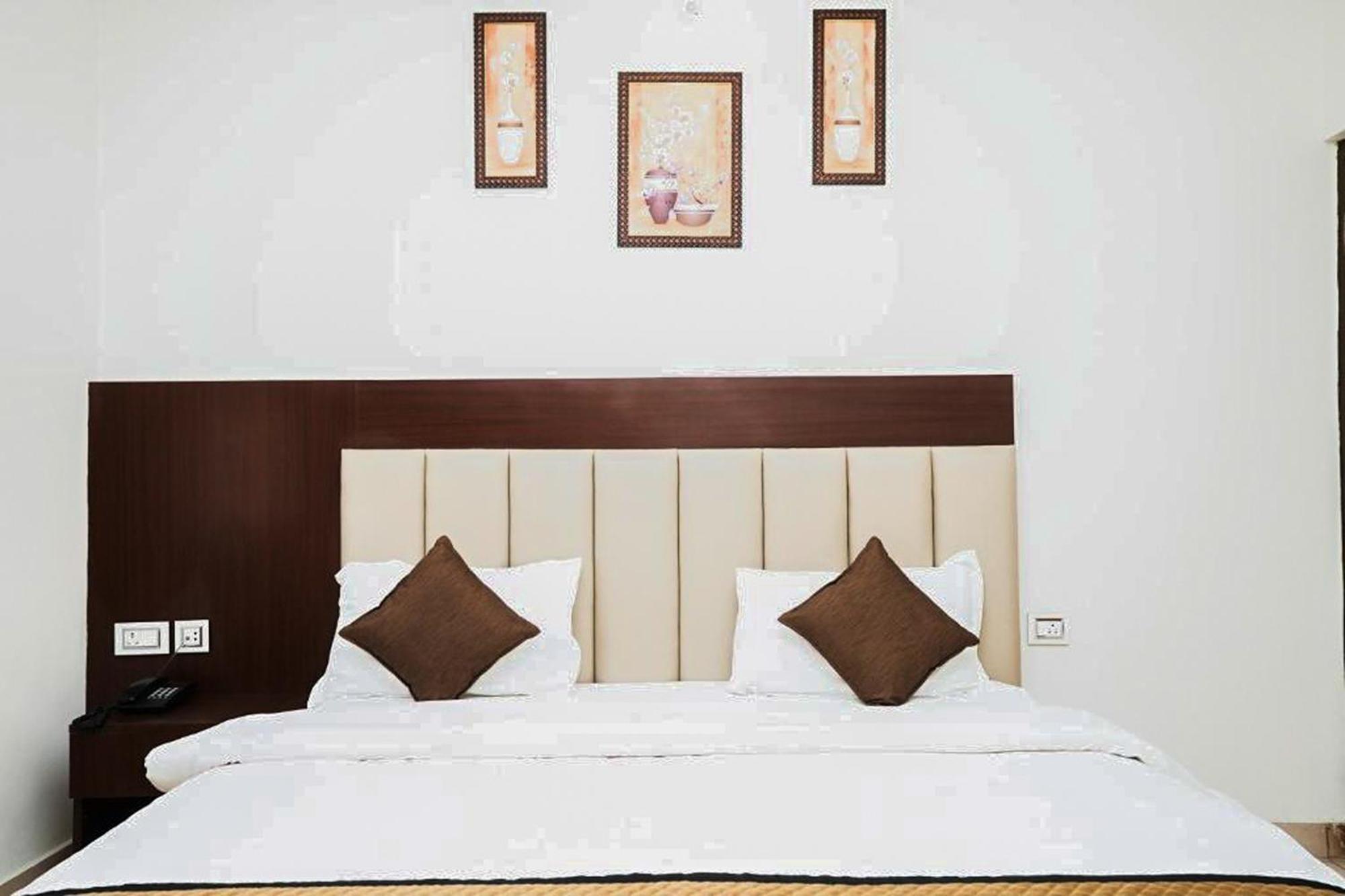Hotel The 7 Seas Rishikesh Exterior photo