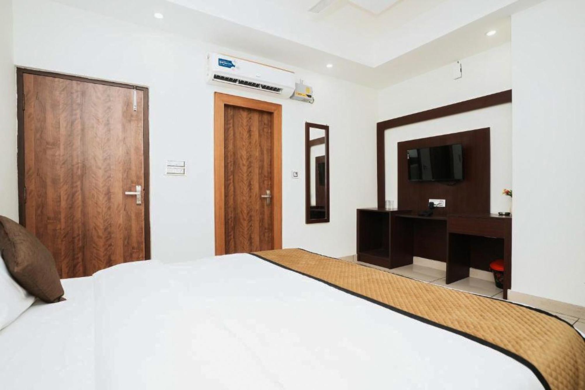 Hotel The 7 Seas Rishikesh Exterior photo