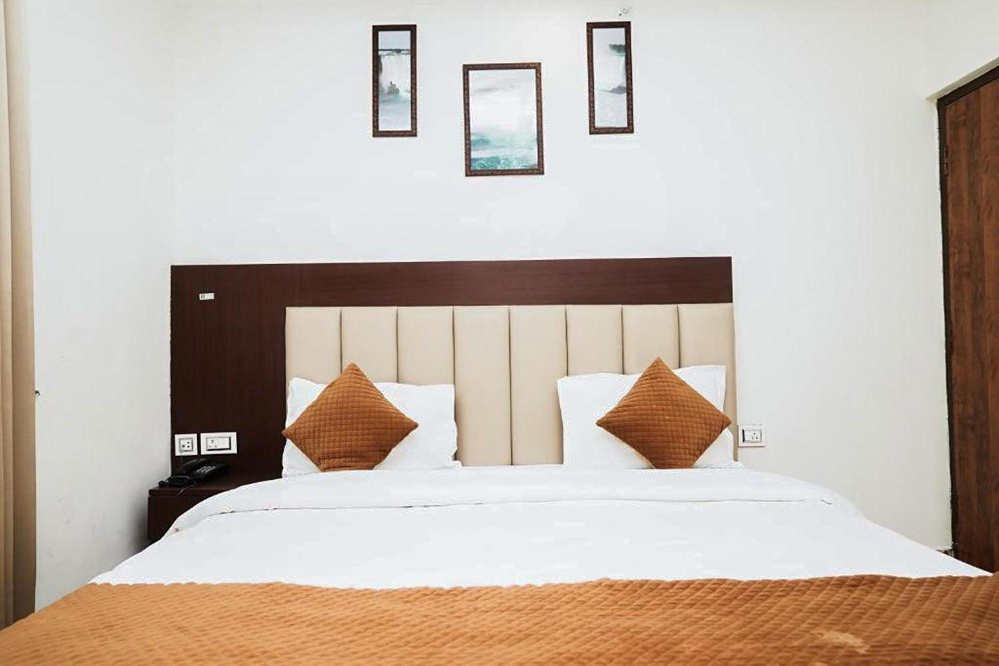 Hotel The 7 Seas Rishikesh Exterior photo